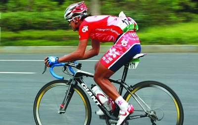 黄金宝在比赛中。