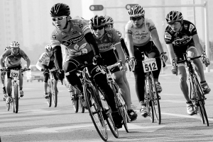 骑车和寒风赛跑