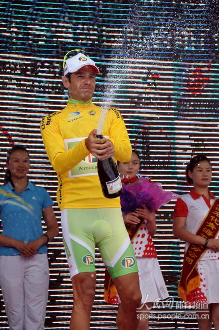 格雷格成功保住黄色领骑衫。人民网记者 胡雪蓉摄