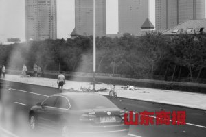 轿车突冲进自行车队五济南骑友烟台遇难