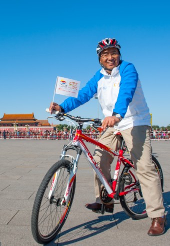 康比特公司董事长白厚增博士参加荣誉骑行