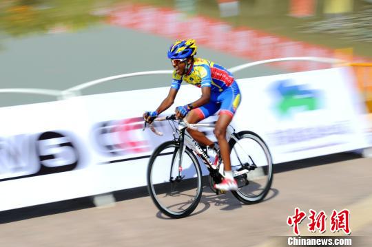 图为赛场。 记者 张远 摄