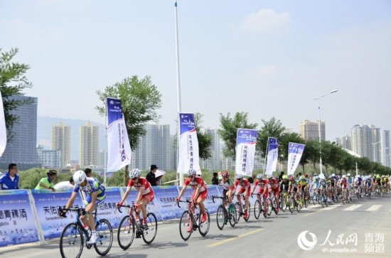 卡瓦次勇梅开二度 勇夺兰州绕圈赛冠军