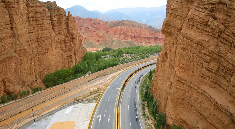 操控航拍飞行器