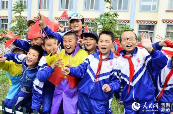 第四赛段：西海镇儿童笑脸迎环湖（组图）