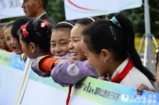 第四赛段：西海镇儿童笑脸迎环湖（组图）