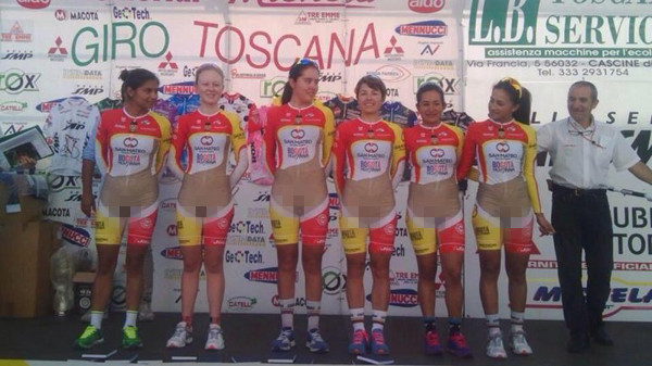哥伦比亚女自行车手半透明队服被斥恶俗(网页截图)